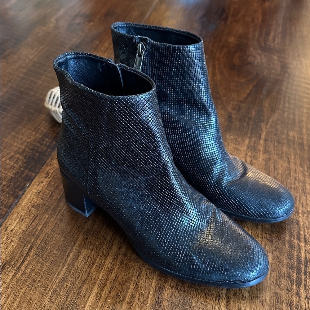Patricia Nash | Marcella Bootie, Tooled Snaked Embossed Genuine Leather, Size 8 — image 5 of 8